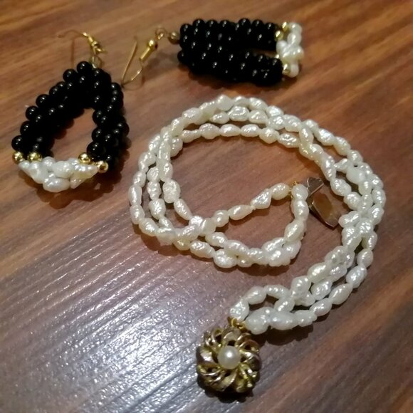 Vintage Three-Strand White Freshwater Pearl Bracelet - Picture 6 of 7